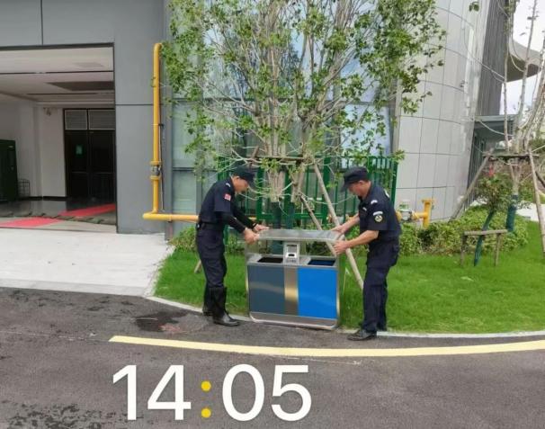 C:/Users/BA/Desktop/風(fēng)雨過后南京保安迅速行動，恢復(fù)安“寧”面貌/4.jpg4